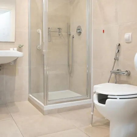 Nery Джардіні-Наксос